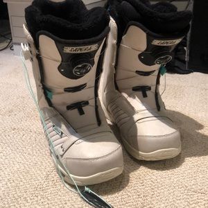 K2 Sapera snowboard boots